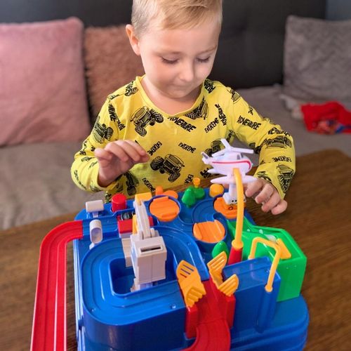 Tor Przeszkód Interaktywny dla Autek Zjazd Samochodowy + Auta Gra w Autka na Arena.pl