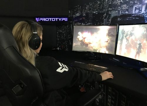 Fotel obrotowy gamingowy HERO ENZO PINK ALCANTARA na Arena.pl