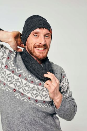 Czapka zimowa męska na polarze Grafitowa na Arena.pl