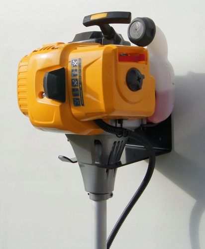 WIESZAK UCHWYT DO ŚCIANY MOCOWANIE DO KOSY SPALINOWEJ PODKASZARKI na Arena.pl