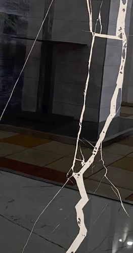 Czarna płytka gresowa polerowana z jasnymi żyłami marmuru, POŁYSK -gat. I na Arena.pl