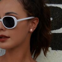 K519 Kwiaty wiśni srebrne emaliowane kolczyki sztyfty z kryształkami