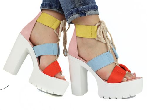 Kolorowe sandały na słupku i platformie białej 38 na Arena.pl