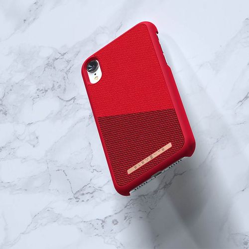 Nordic Elements Saeson Freja - Materiałowe etui iPhone XR (Red) na Arena.pl