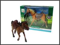 ND17_ZB-118559 Koń z siodłem i uprzężą 2 kolory 20cm w pudełku 302AB