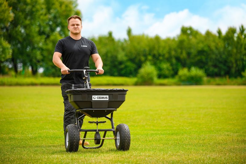 CEDRUS SP31515A SIEWNIK ROZSIEWACZ OGRODOWY DO NASION NAWOZÓW NAWOZU SOLI PIASKU 56kg / 60L zdjęcie 4