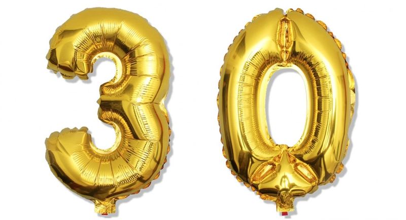 голд 30. золотые цифры. чистое золото фейерверк. цифра 30 золотая. красивые золотые цифры.