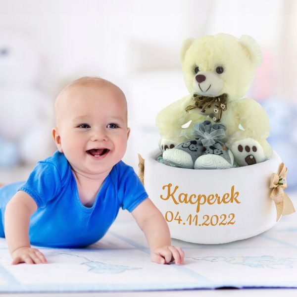 Tort z pampersów rozmiar 3 miś kocyk z haftem Prezent na chrzest roczek zdjęcie 4