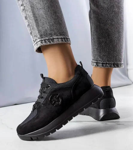 Czarne sneakersy na platformie Kristine 41 na Arena.pl