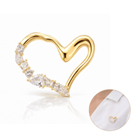 broszka ozdobna - złote nieregularne serce z cyrkoniami bz231