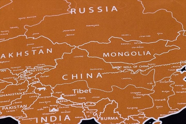 MAPA ŚWIATA ZDRAPKA XXL - OGROMNY PLAKAT W TUBIE + AKCESORIA + PINEZKI zdjęcie 4