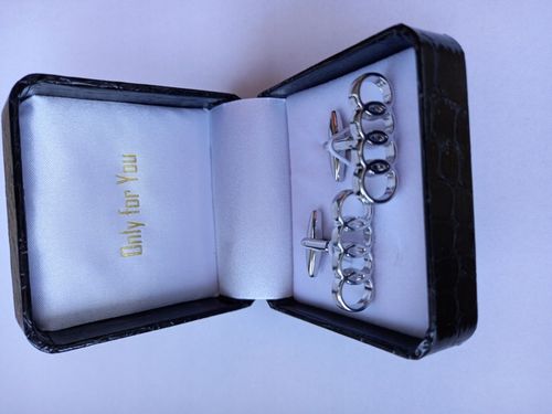 Tytanowe spinki do mankietów EXC dla miłośnika Audi RS + gratis szkatułka na Arena.pl