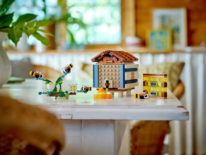 LEGO Creator 31143 Budka dla ptaków zdjęcie 8