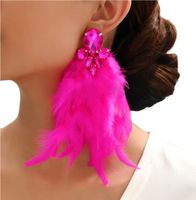 Koczyki złote długie z kryształkami fuksja PIÓRA żywe kolory glamour boho