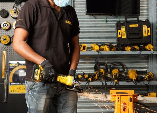 Szlifierka kątowa DEWALT DCG405P2 na Arena.pl