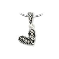 srebrny wisiorek serduszko z markazytami