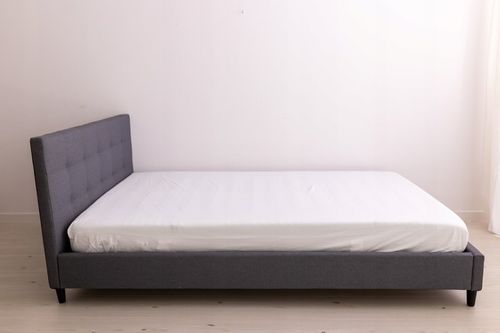 NERI 160X200 ŁÓŻKO TAPICEROWANE SZARE STELAŻ Z MATERACEM na Arena.pl