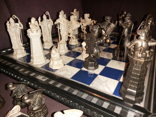 SZACHY HARRY POTTER WIZARD CHESS SET HOGWART na Arena.pl