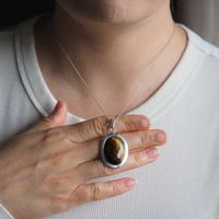 Zawieszka z owalnym Tygrysim Okiem w srebrze