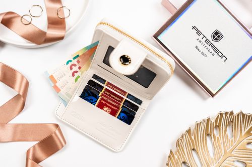 mały portfel damski ze skóry ekologicznej na zatrzask i suwak - peterson na Arena.pl