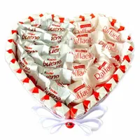 Tort z kinderków Serce na Walentynki Urodziny