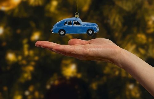 Bombka choinkowa ręcznie malowana: Klasyczne Auto w błękicie na Arena.pl