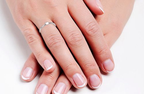 srebrny pierścionek z małym serduszkiem na Arena.pl