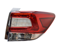 Subaru Impreza 16- lampa tylna sedan PRAWA