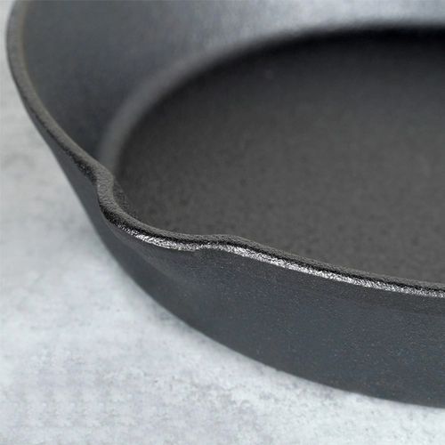 patelnia żeliwna 25cm z silikonową nakładką cast line 199035 na Arena.pl