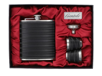 Elegancka Czarna Piersiówka Obszyta Skórą w Zestawie z Kieliszkami Gentelo