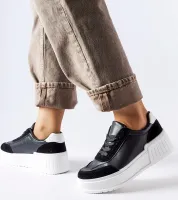 Czarne sneakersy na grubej platformie Seluci 38