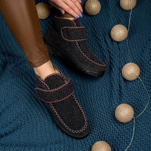 Bambosze Ocieplane Na Rzepę Filcowe Wysokie Kapcie na Arena.pl