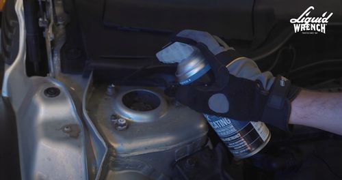 ODRDZEWIACZ DO ŚRUB ZAWIASÓW NAKRĘTEK LIQUID WRENCH OLEJ SMARUJĄCY 380 ml na Arena.pl