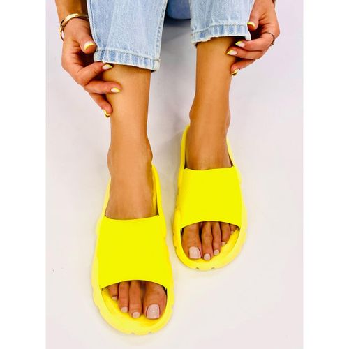 Klapki damskie Yellow r.39 na Arena.pl