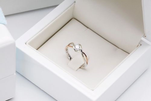 Emaga Złoty pierścionek PRD4357 - Diament na Arena.pl