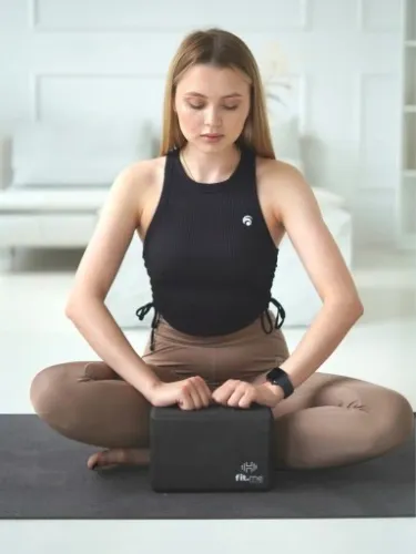 ZESTAW KOSTKI 2 SZT + PASEK DO JOGI WYTRZYMAŁY DO ĆWICZEŃ KOSTKA X2 FIT.ME na Arena.pl