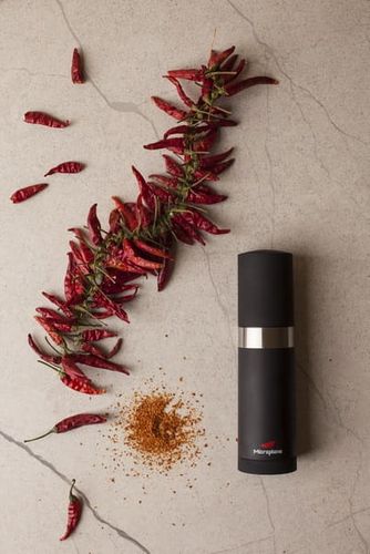 Młynek do chilli + przyprawa Birds Eye Chili Microplane na Arena.pl