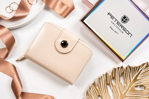 mały portfel damski ze skóry ekologicznej na zatrzask i suwak - peterson na Arena.pl