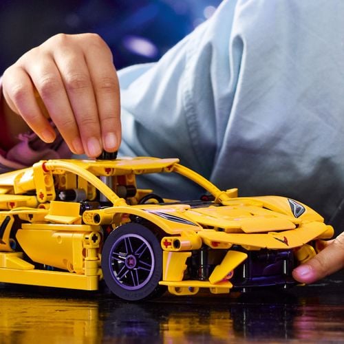 LEGO Chevrolet Corvette Stingray 42205 na Arena.pl