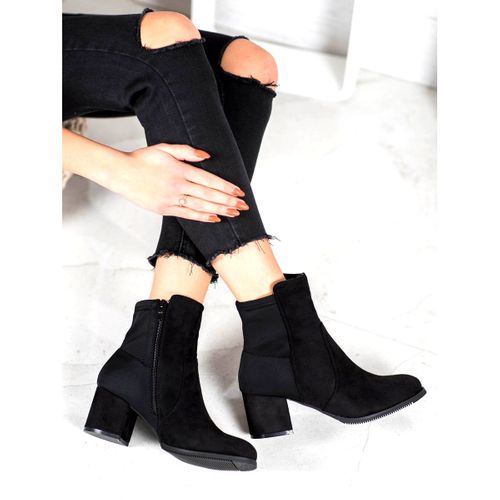 Czarne Botki r.37 na Arena.pl