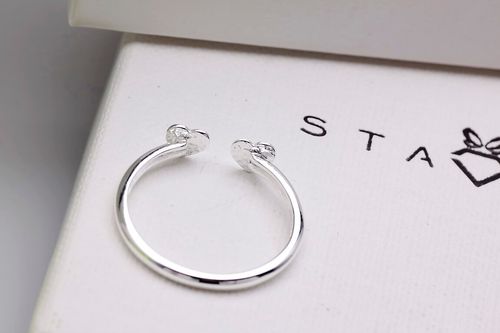 Srebrny pierścionek Staviori na Arena.pl