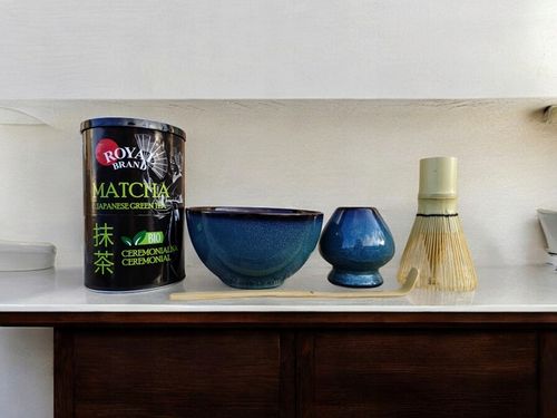 ZESTAW startowy do herbaty matcha BIO 100g z piękną czarką miotełką i łyżką na Arena.pl