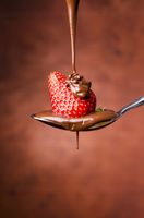 FOTOTAPETA kuchenna TRUSKAWKA CZEKOLADZA 395x280