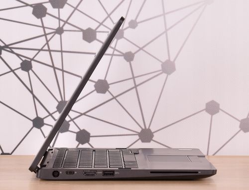 DELL 5300 2w1 13 cali i5 8Gen 32GB 512GB SSD NVMe HDMI dotykowy 360 na Arena.pl