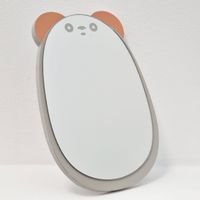 Lusterko drewniane na nóżkach stojące miś