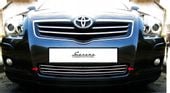 Toyota AVENSIS T25 - Listwy CHROM na GRILL atrapa