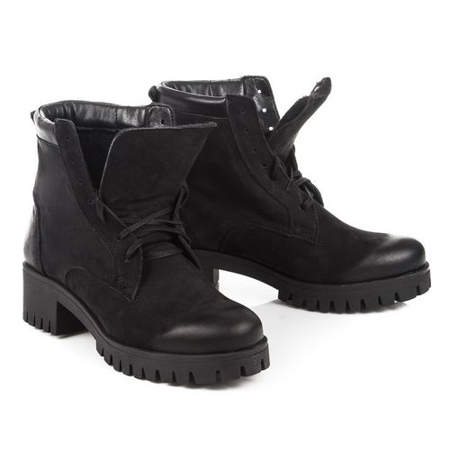 Sznurowane botki z protektorem r.38 na Arena.pl