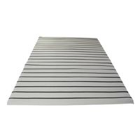 Dywan zewnętrzny na balkon 160x220 cm – wodoodporny, tarasowy, ogrodowy, duży, nowoczesny wzór w pasy Biało- Czarne Pasy ES-01B