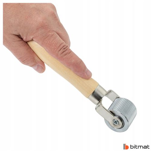 Rolka dociskowa fazowana do mat butylowych wałek z drewnianą rączką na Arena.pl
