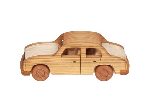 Duży model auta "Syrena" na Arena.pl